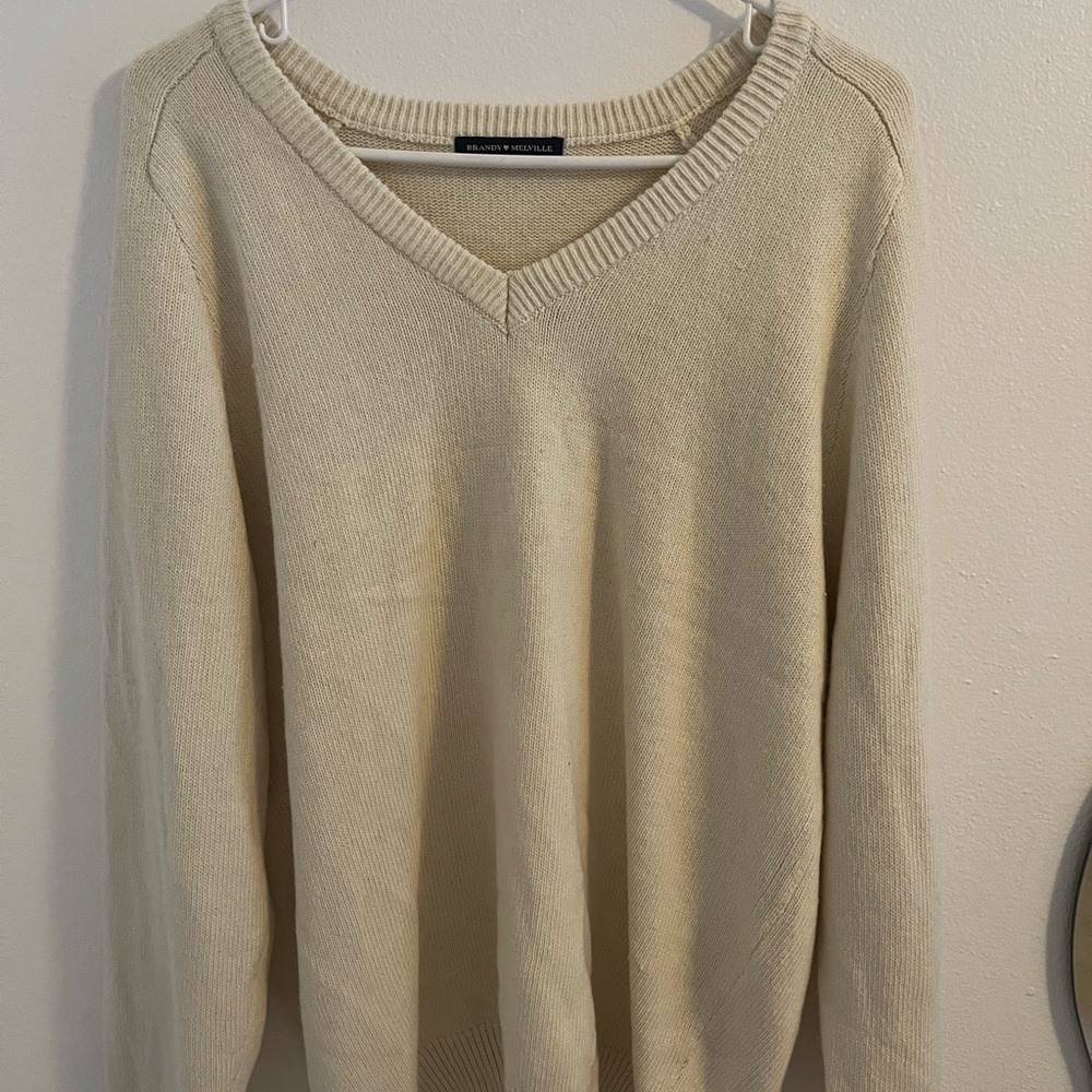 Brandy Melville Women’s Cream Nikki V-Neck Sweater One Size